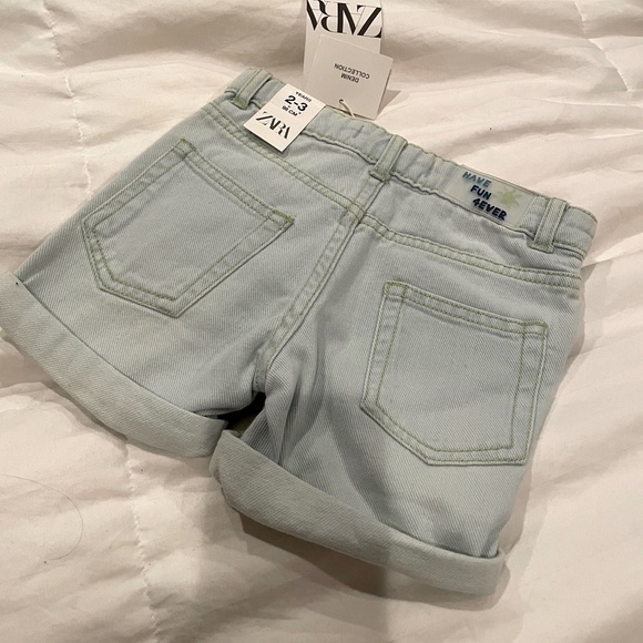 🆕ZARA cute neon stitching denim shorts Sz 2- 3yrs L12 - Picture 5 of 5